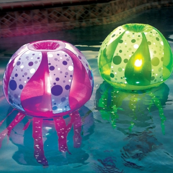 Jellyfish Pool Lights Inflatable Floating Multicolor Lanterns 2 Pack - Picture 3 of 10